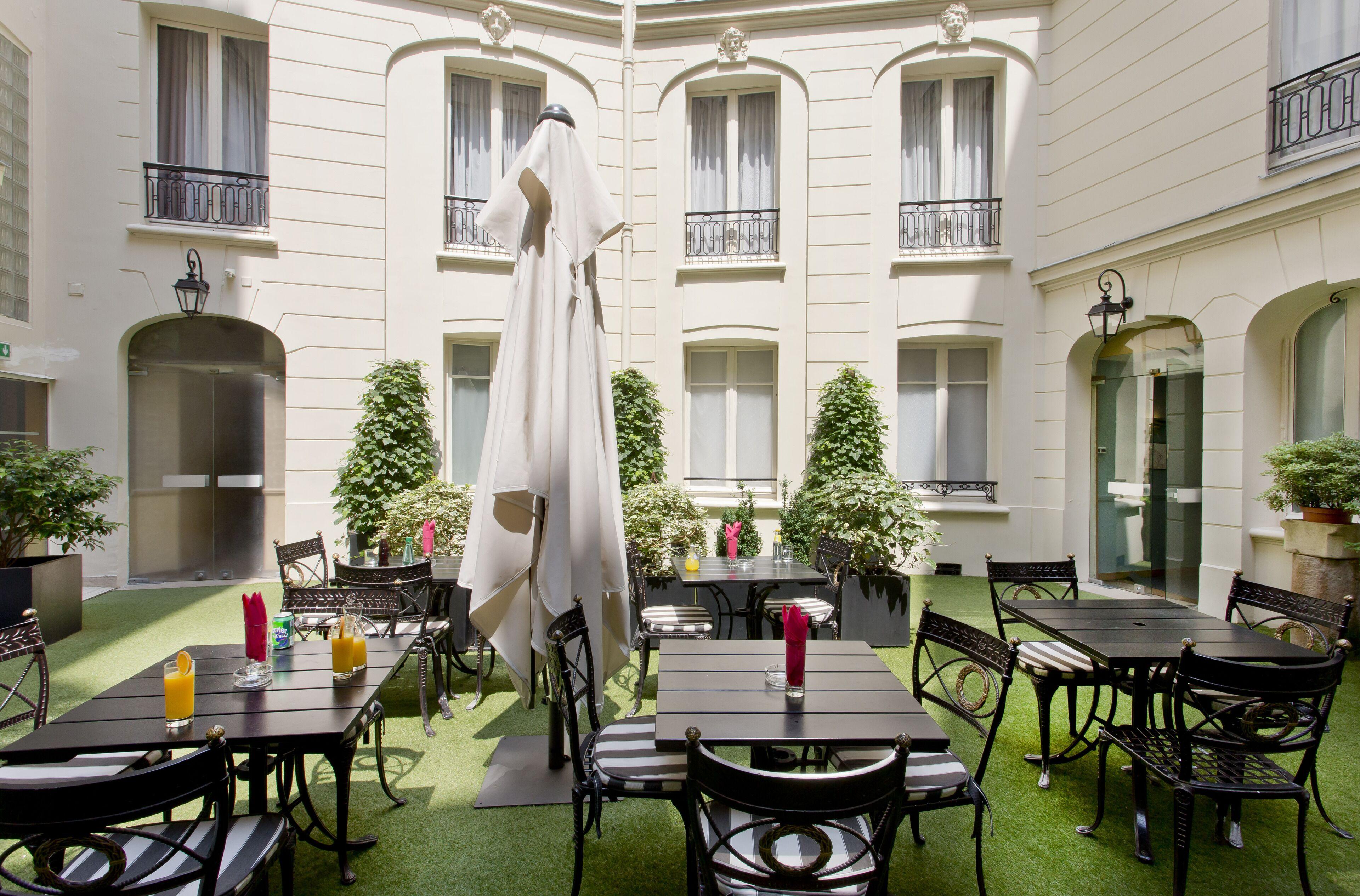 Hotel Elysées Union 3*